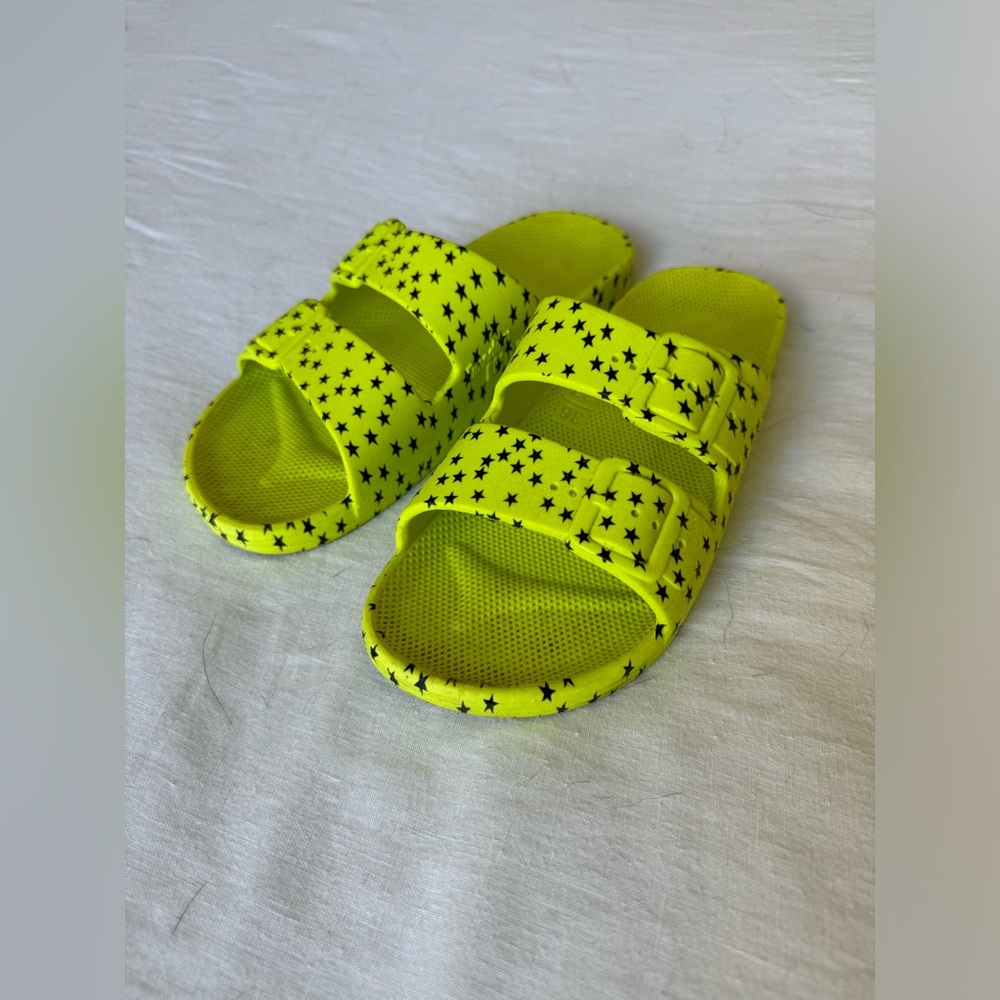 Freedom Moses Lime Green Slides